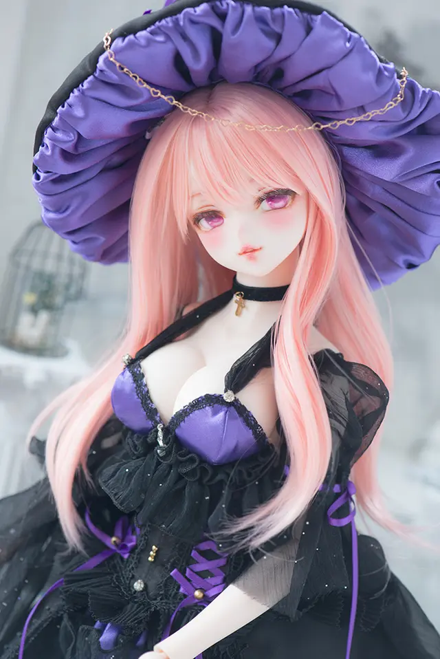 薔薇色の魔女ドール